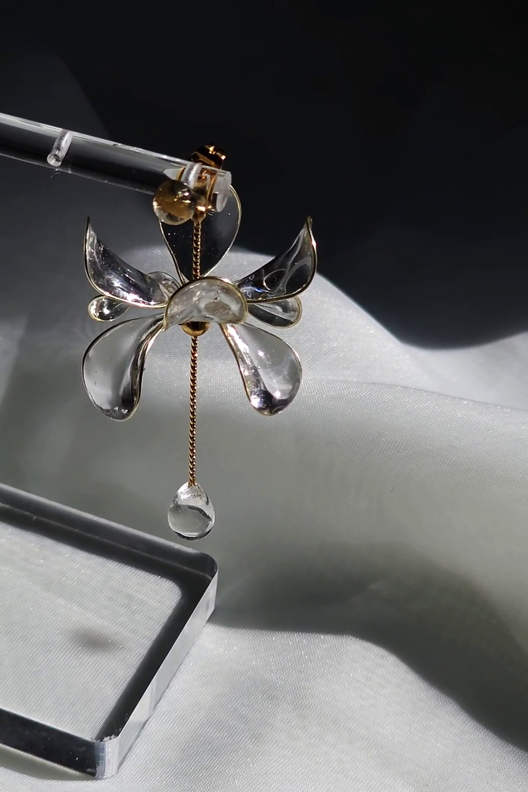 Clear floral earring with gold accent, MEIKA gold short drop.