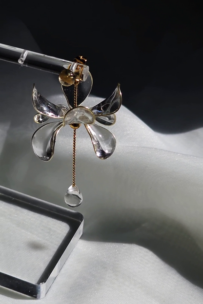 Clear floral earring with gold accent, MEIKA gold short drop.