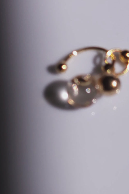RO gold / chain ear cuff
