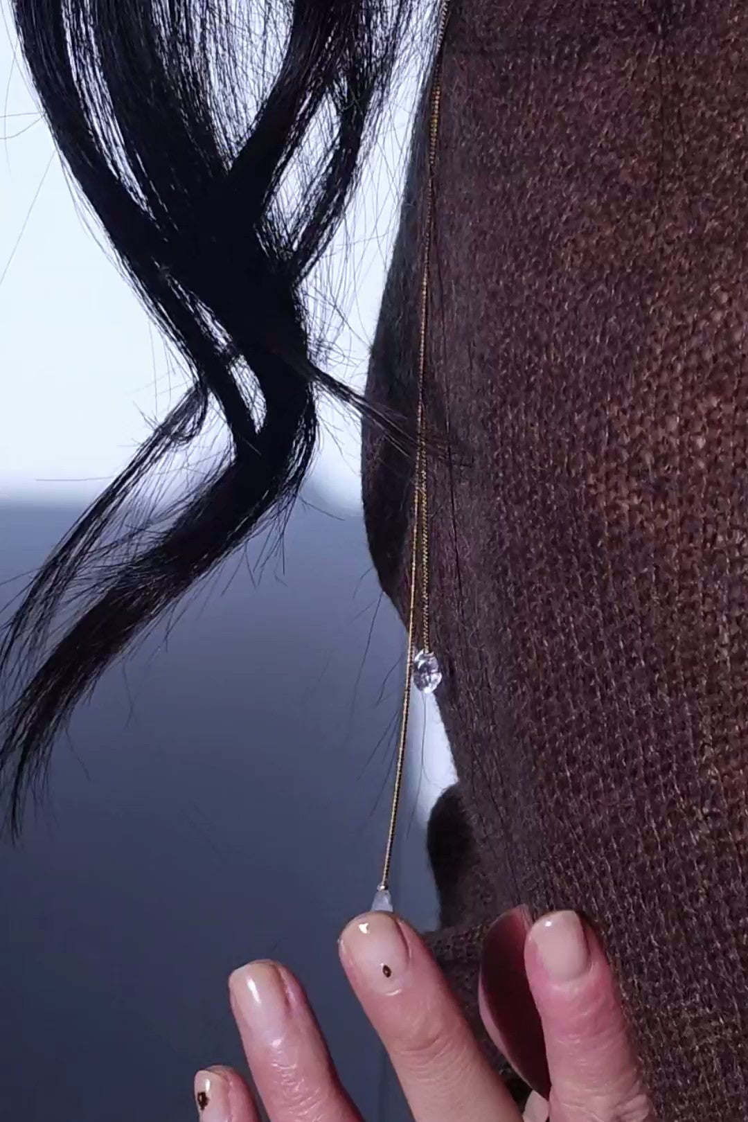 REI gold / sculpted necklace