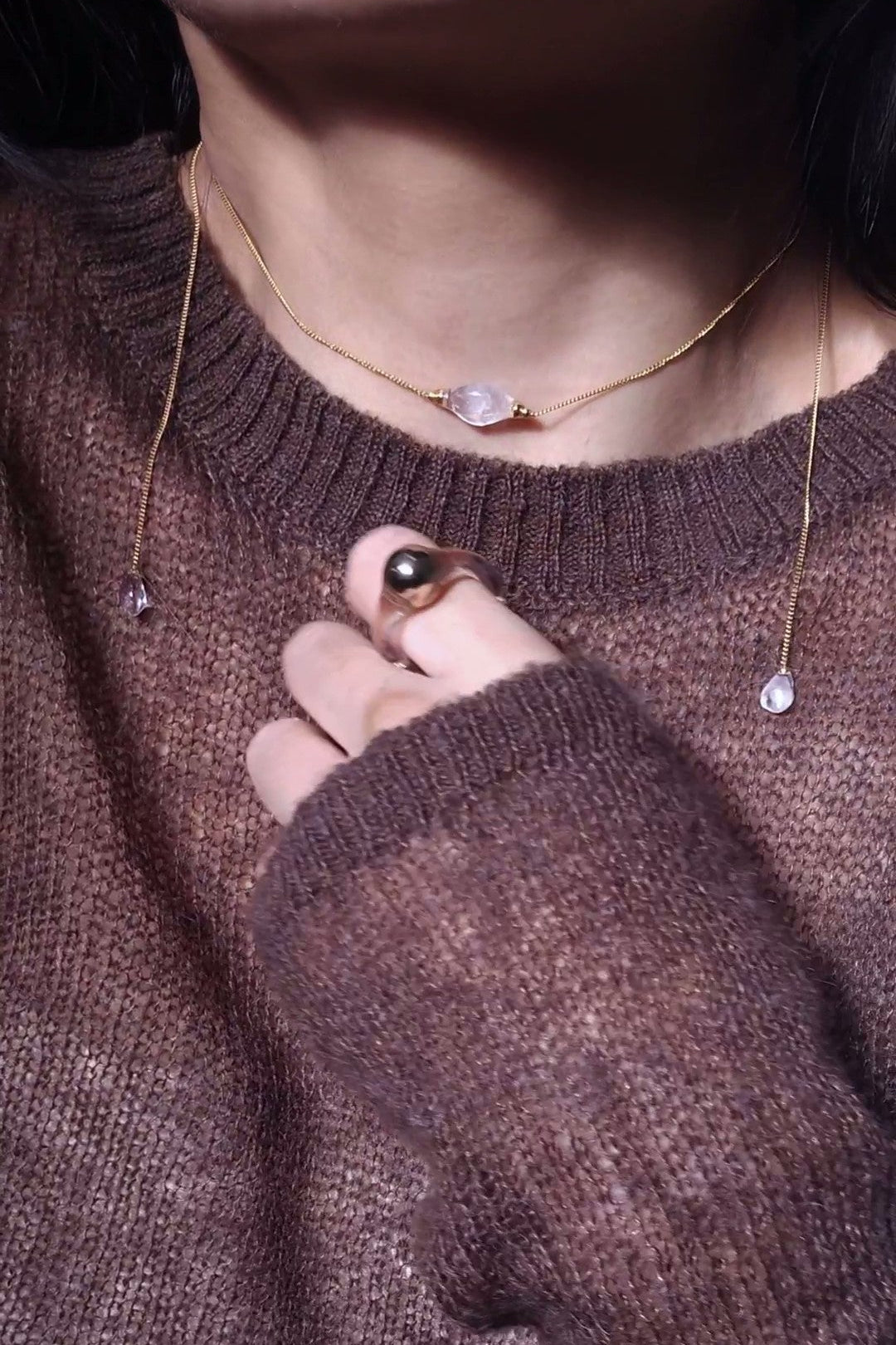REI gold / sculpted necklace