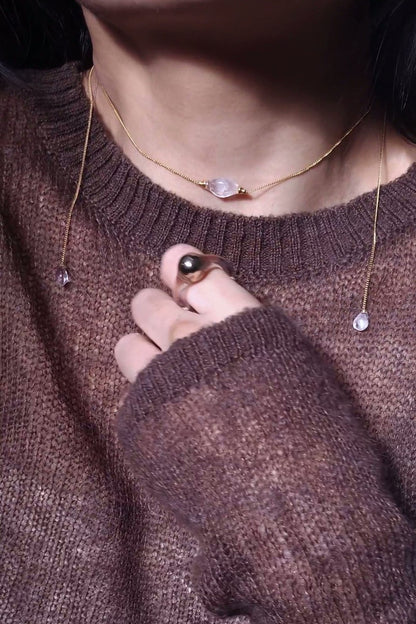 REI gold / sculpted necklace
