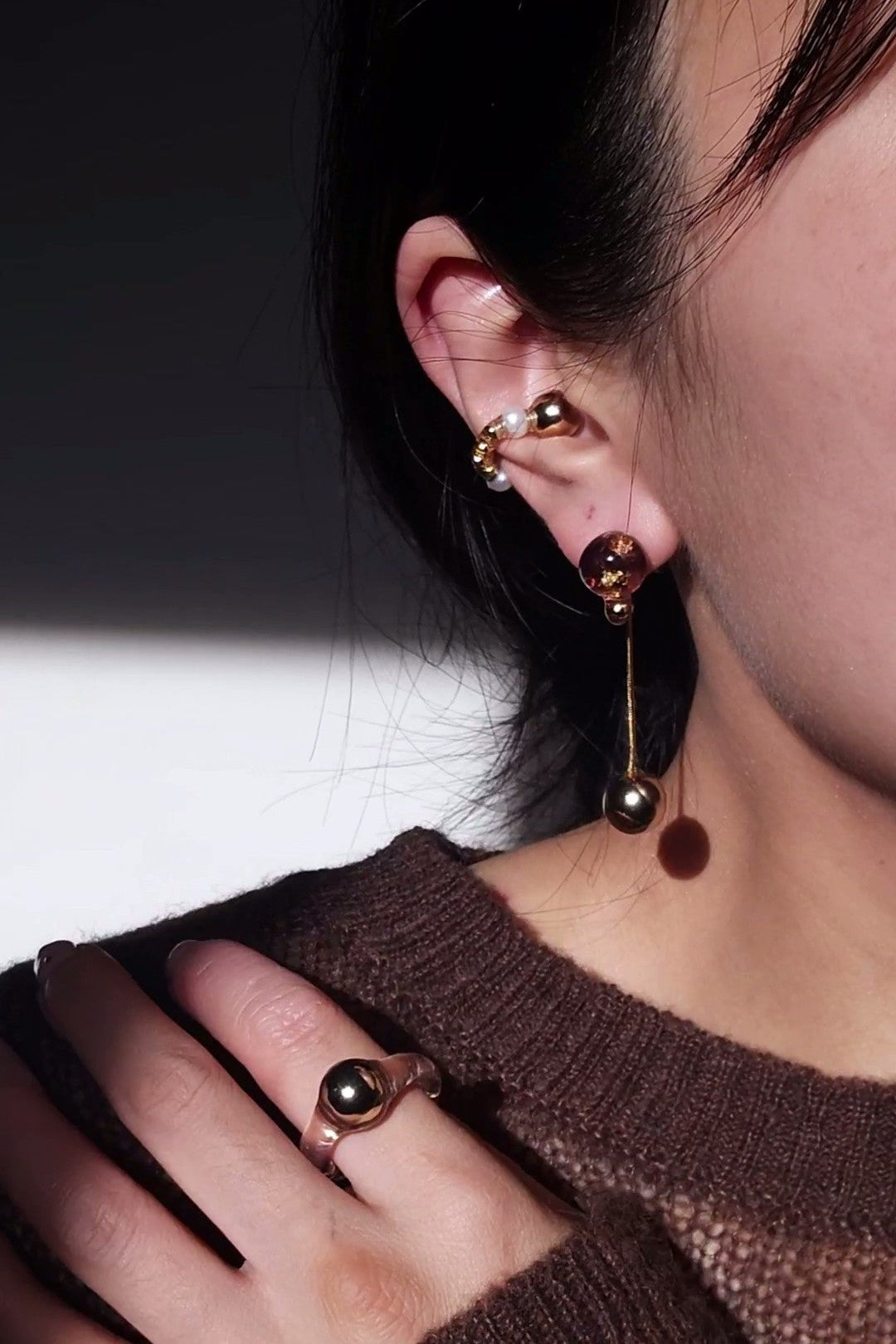 RYU gold / reversible ear cuff