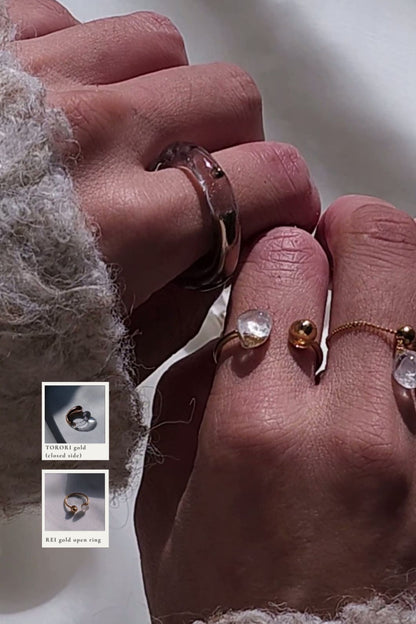 REI gold / open ring