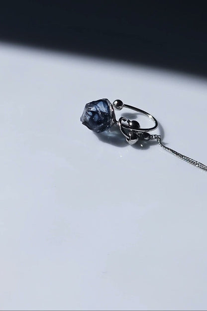 YOI / chain ear cuff