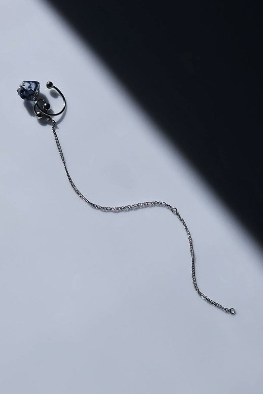 YOI / chain ear cuff
