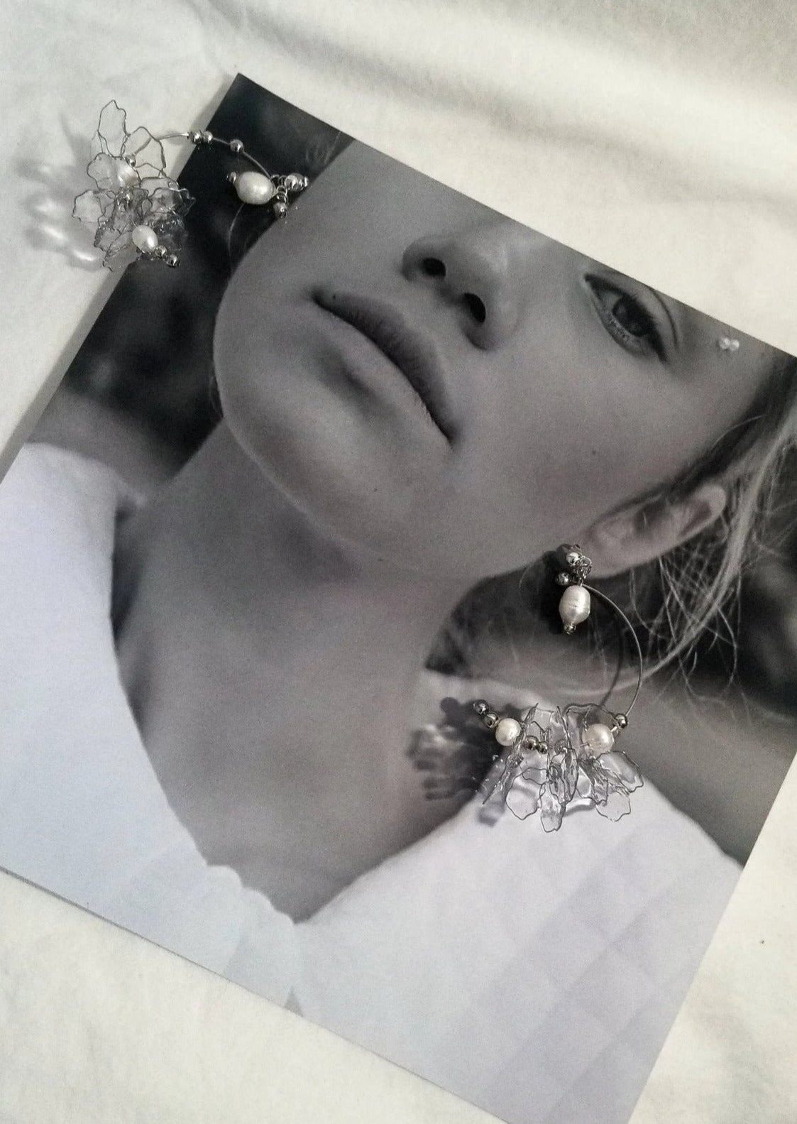Ginka Clear Resin Petal & Freshwater Pearl Floral Earrings Model1