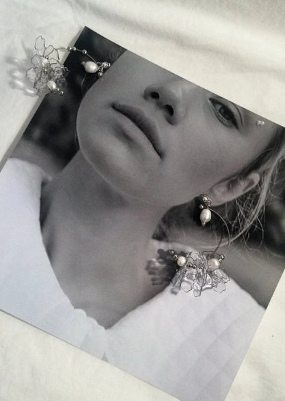 Ginka Clear Resin Petal & Freshwater Pearl Floral Earrings Model1