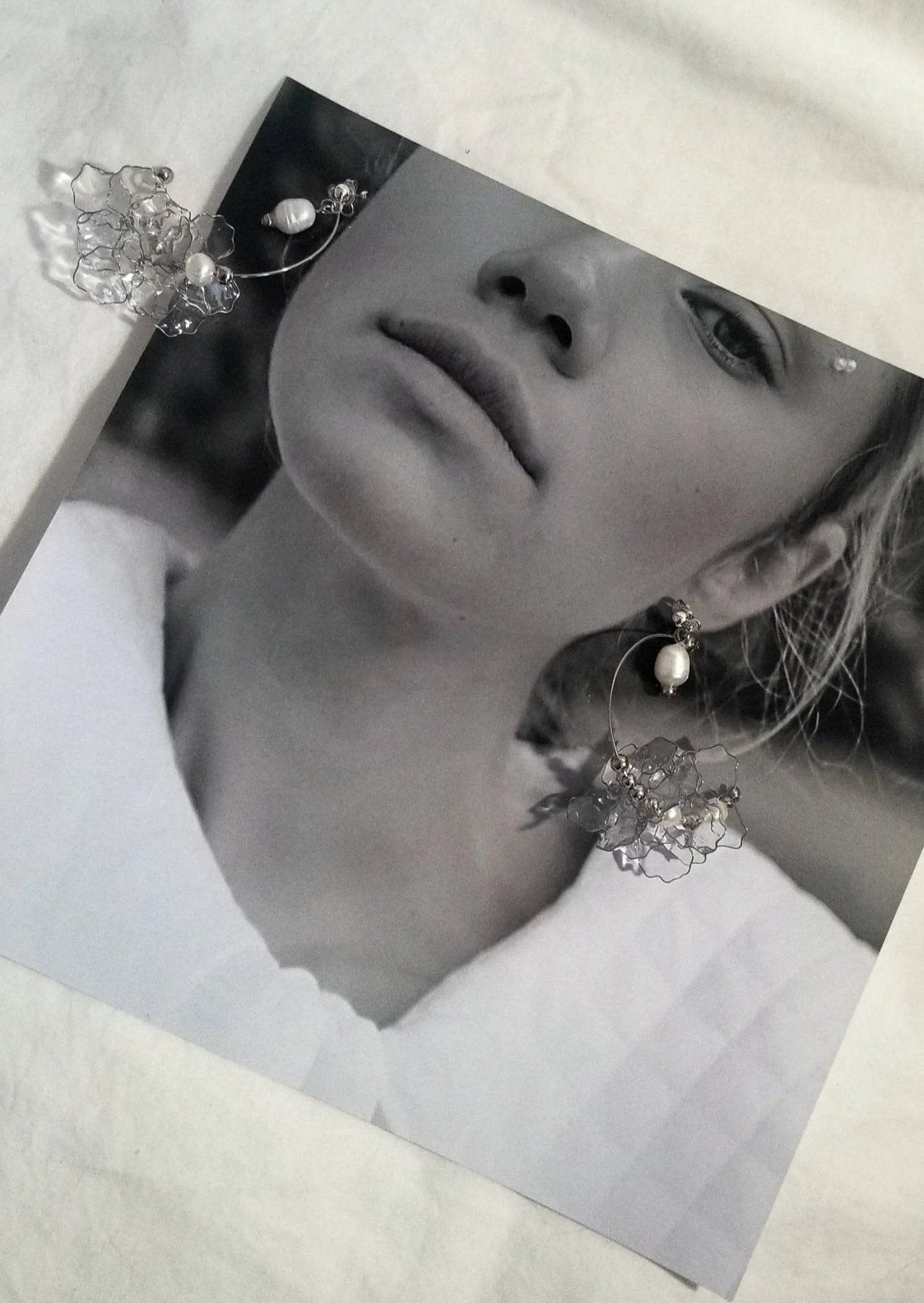 Ginka Clear Resin Petal & Freshwater Pearl Floral Earrings Model3
